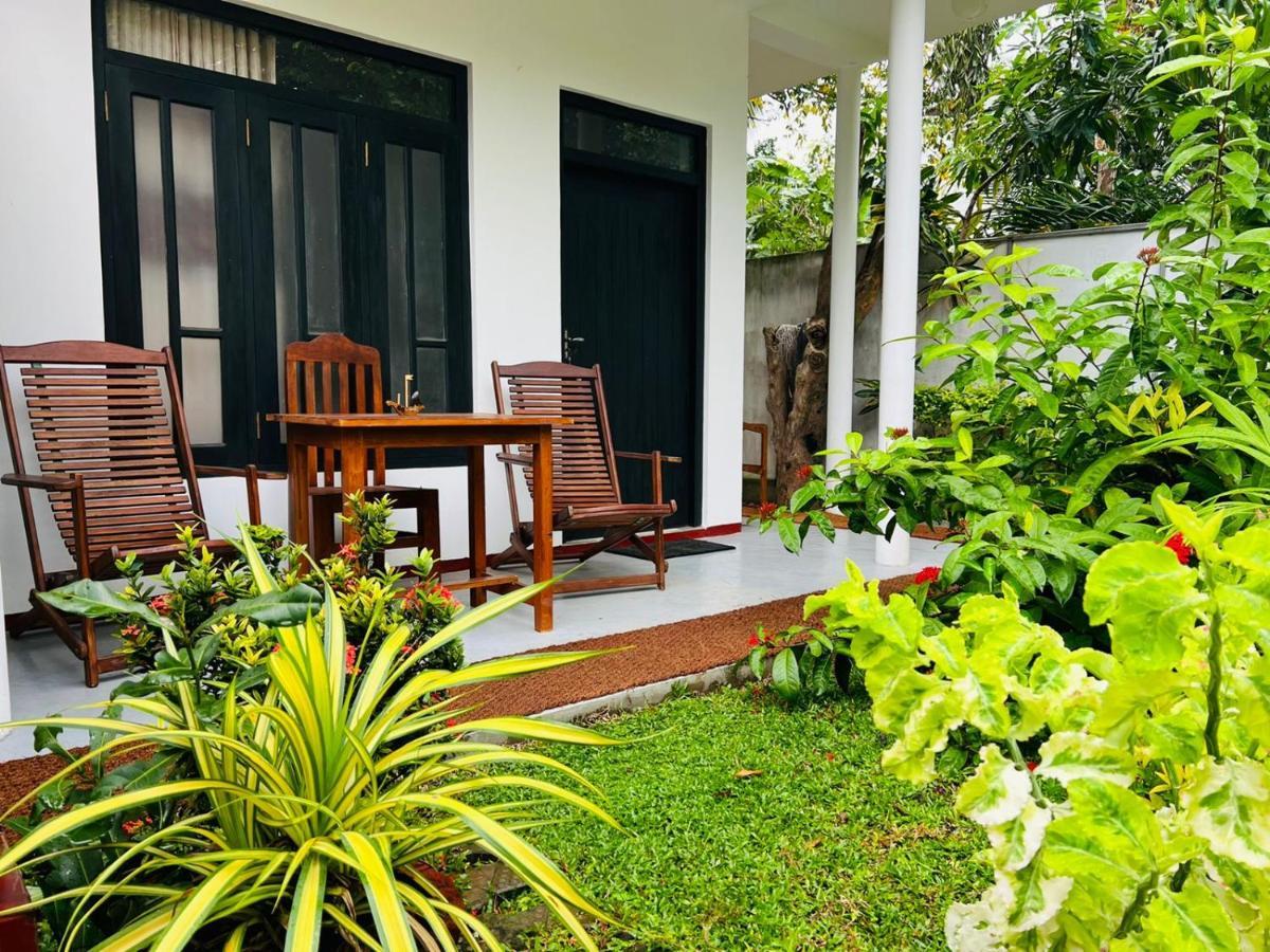 Rekawa Turtle Gate Hotel Tangalle Ngoại thất bức ảnh